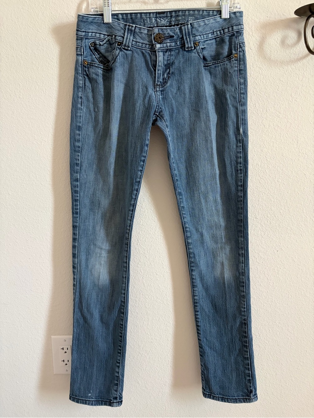 Guess stretch low-rise medium-wash skinny jeans size 29